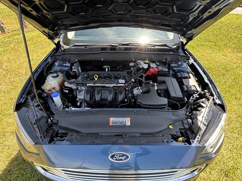 Used 2019 Ford Fusion SE FWD image 8