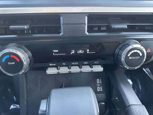 Used 2025 Toyota Tacoma SR image 17