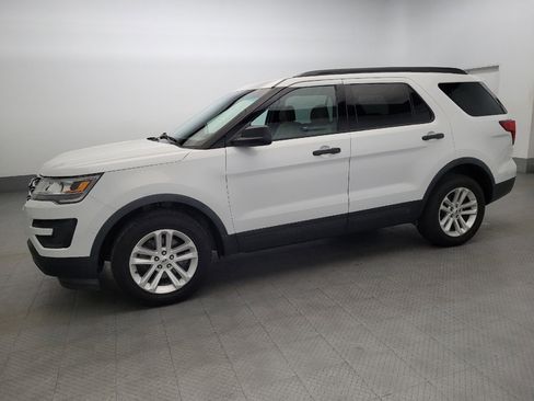Used 2017 Ford Explorer 4WD image 2