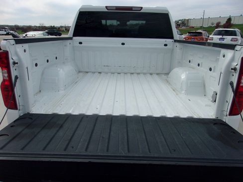 Used 2022 Chevrolet Silverado 1500 LT image 22