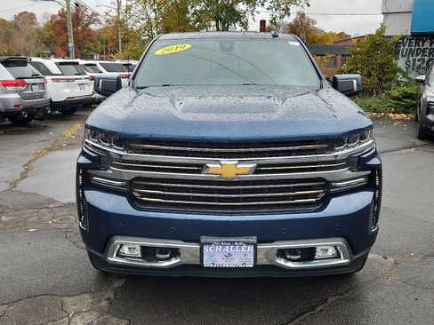 Used 2019 Chevrolet Silverado 1500 High Country w/ High Country Premium Package image 2