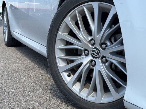 Used 2020 Toyota Camry XLE FWD image 2