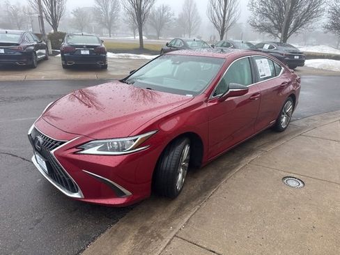 Used 2022 Lexus ES 300h w/ Luxury Package image 7