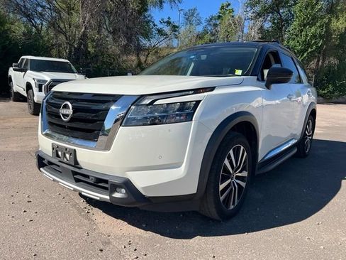 Used 2023 Nissan Pathfinder Platinum w/ Lighting Package (N93) FWD image 1