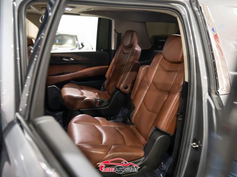 Used 2018 Cadillac Escalade ESV Premium Luxury image 21