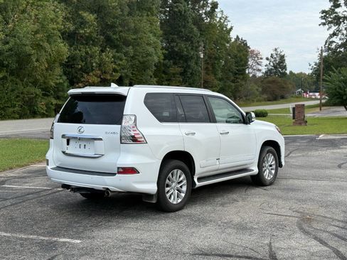 Used 2018 Lexus GX 460 Premium image 3