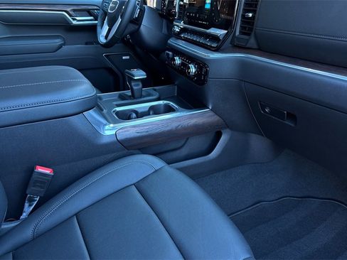 Certified 2025 GMC Sierra 1500 SLT w/ SLT Premium Plus Package image 17