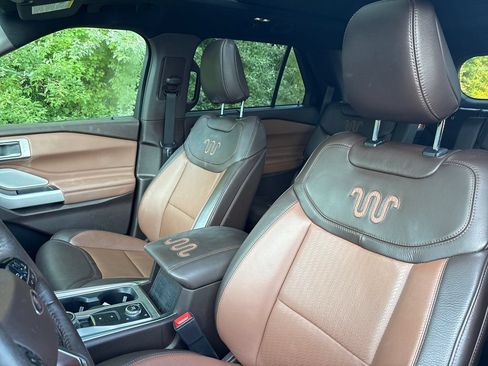 Used 2024 Ford Explorer King Ranch w/ Technology Package AWD/4WD image 10