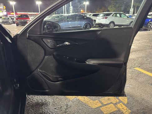 Used 2022 Chevrolet Malibu LS image 31