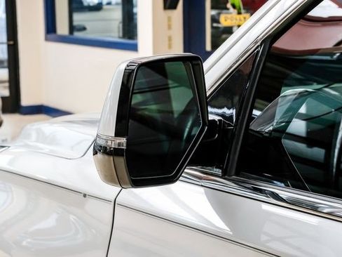 Used 2020 Cadillac Escalade Base image 40