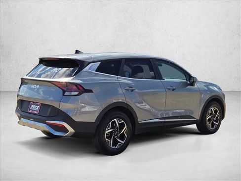 Used 2025 Kia Sportage LX FWD image 5