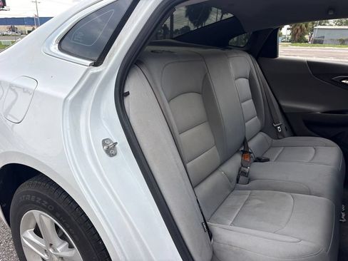 Used 2021 Chevrolet Malibu LS FWD image 14