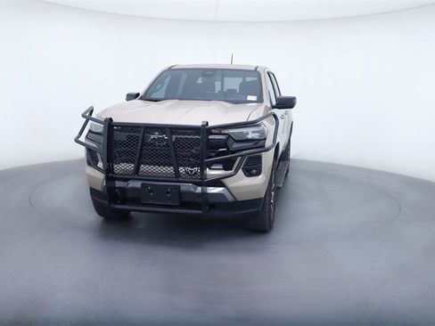 Used 2024 Chevrolet Colorado Z71 w/ Z71 Convenience Package 2 image 11