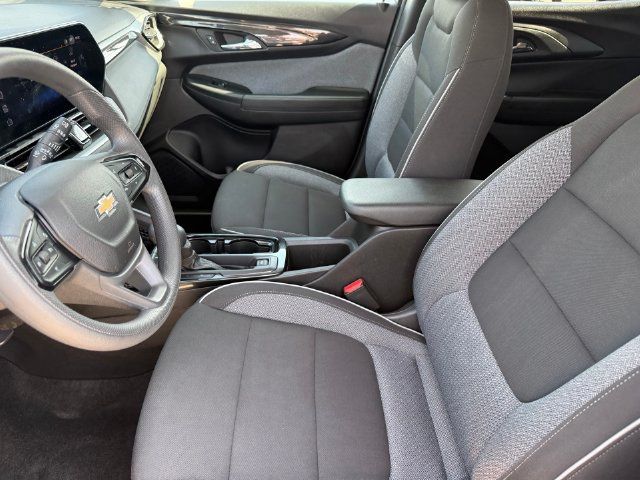 Used 2025 Chevrolet TrailBlazer LT FWD image 11