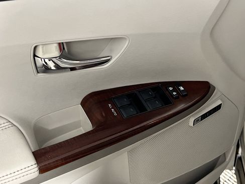 Used 2009 Toyota Venza image 17