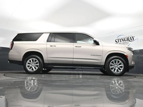 Used 2024 Chevrolet Suburban Premier RWD image 33