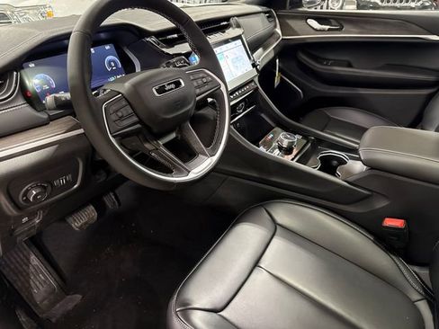 New 2026 Jeep Grand Cherokee L Limited w/ Limited Altitude Package AWD/4WD image 5