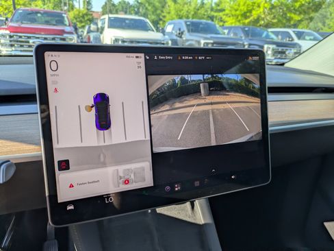Used 2023 Tesla Model Y Long Range AWD/4WD image 23