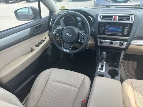Used 2019 Subaru Outback 2.5i AWD/4WD image 11