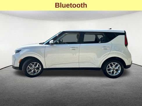 Used 2025 Kia Soul LX FWD image 6