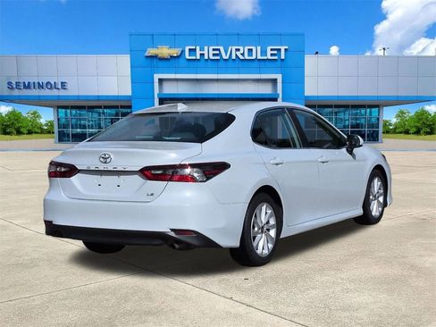 Used 2022 Toyota Camry LE image 4