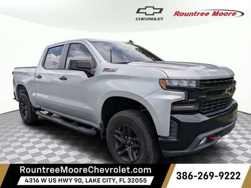 Used 2019 Chevrolet Silverado 1500 LT Trail Boss w/ Convenience Package AWD/4WD image 1