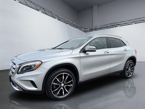 Used 2017 Mercedes-Benz GLA 250 4MATIC image 11