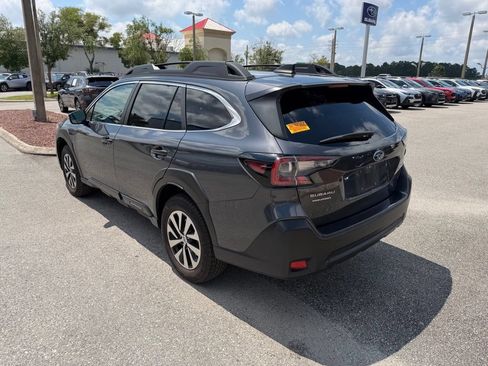 Used 2024 Subaru Outback Premium AWD/4WD image 8