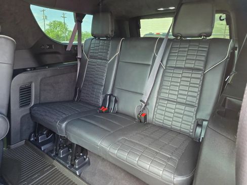Used 2023 Cadillac Escalade ESV Sport Platinum AWD/4WD image 15
