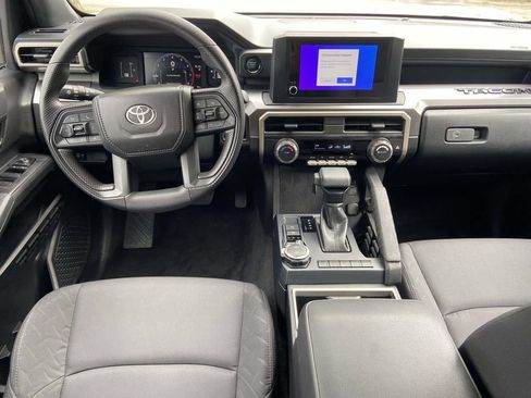 Used 2025 Toyota Tacoma SR5 AWD/4WD image 11