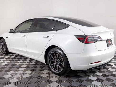 Used 2023 Tesla Model 3 Standard Range RWD image 4