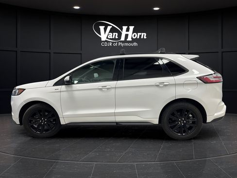 Used 2020 Ford Edge ST-Line w/ Cold Weather Package AWD/4WD image 4