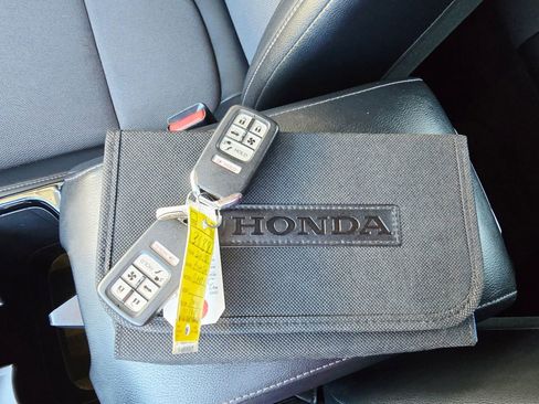 Used 2019 Honda Clarity Plug-In Hybrid image 25
