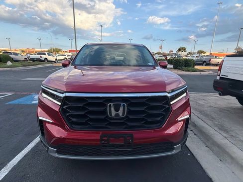 Used 2025 Honda Pilot EX-L image 3
