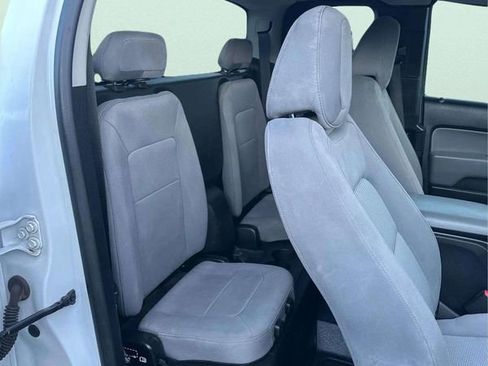 Used 2017 Chevrolet Colorado W/T w/ WT Convenience Package AWD/4WD image 6