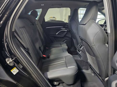 New 2025 Audi Q5 Prestige image 11