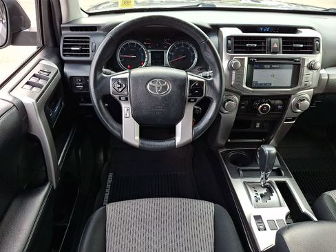 Certified 2018 Toyota 4Runner SR5 AWD/4WD image 14