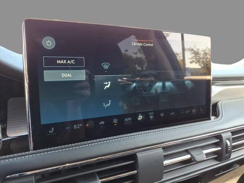 Used 2024 Lincoln Corsair Reserve w/ Jet Appearance Package image 26