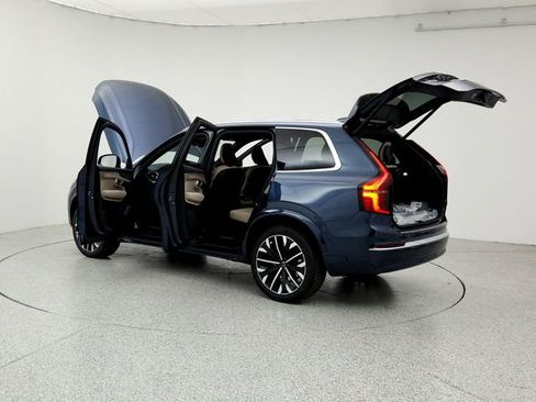 New 2026 Volvo XC90 B6 Plus w/ Protection Package Premier image 12