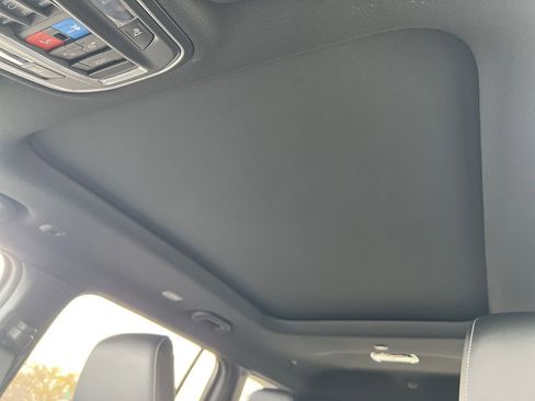 New 2025 Jeep Grand Cherokee L Limited AWD/4WD image 3