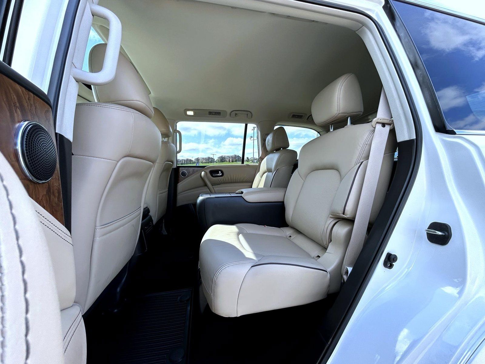 Used 2024 Nissan Armada SL w/ Captain's Chairs Package AWD/4WD image 21