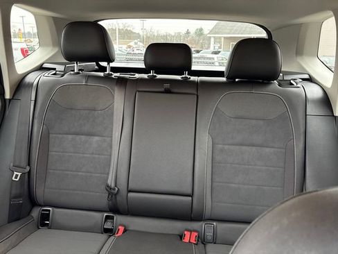 Used 2024 Volkswagen Taos SE image 37