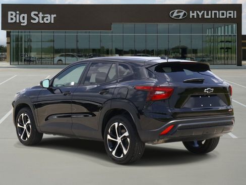 Used 2026 Chevrolet Trax RS w/ Driver Confidence Package FWD image 3