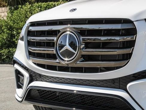 New 2025 Mercedes-Benz GLS 580 4MATIC image 5