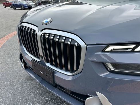 Used 2023 BMW X7 xDrive40i w/ Executive Package image 11