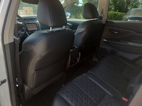 Certified 2023 Nissan Murano Platinum w/ Cargo Package AWD/4WD image 10