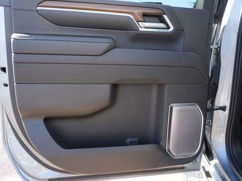 Used 2024 Chevrolet Silverado 2500 High Country w/ Z71 Off-Road Package image 20