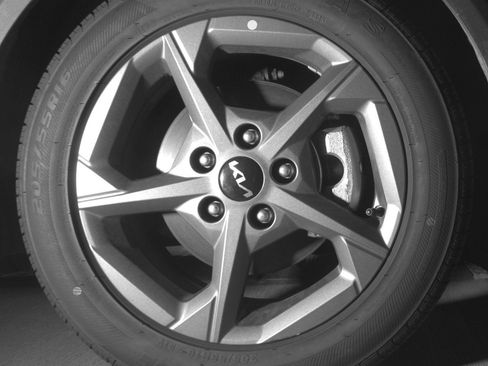 Used 2025 Kia K4 LXS image 13