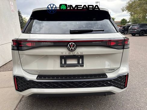 Used 2026 Volkswagen Tiguan SEL R-Line AWD/4WD image 5