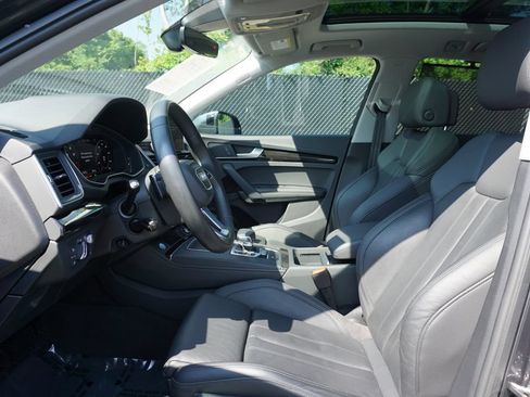 Used 2020 Audi Q5 Prestige w/ Prestige Package AWD/4WD image 9